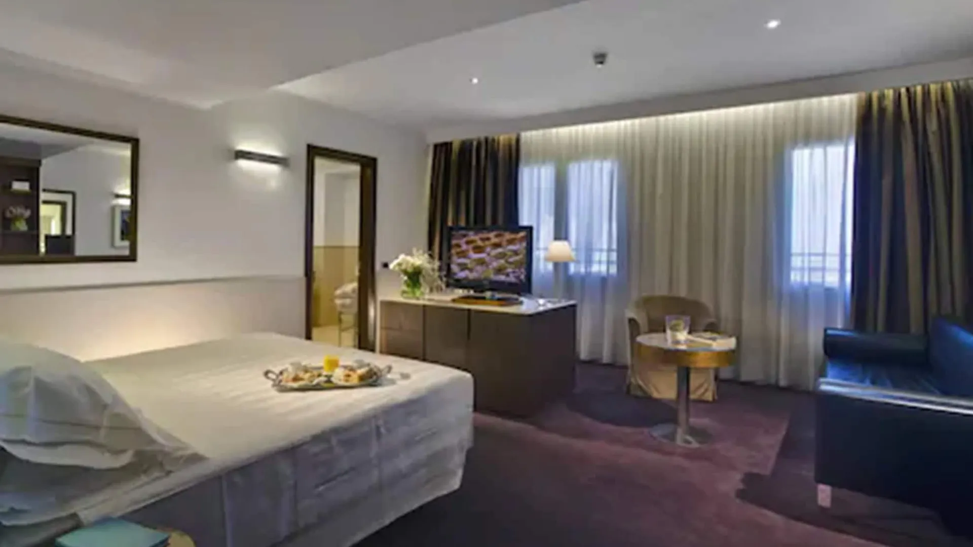 Hotel Plaza Mestre 4*,