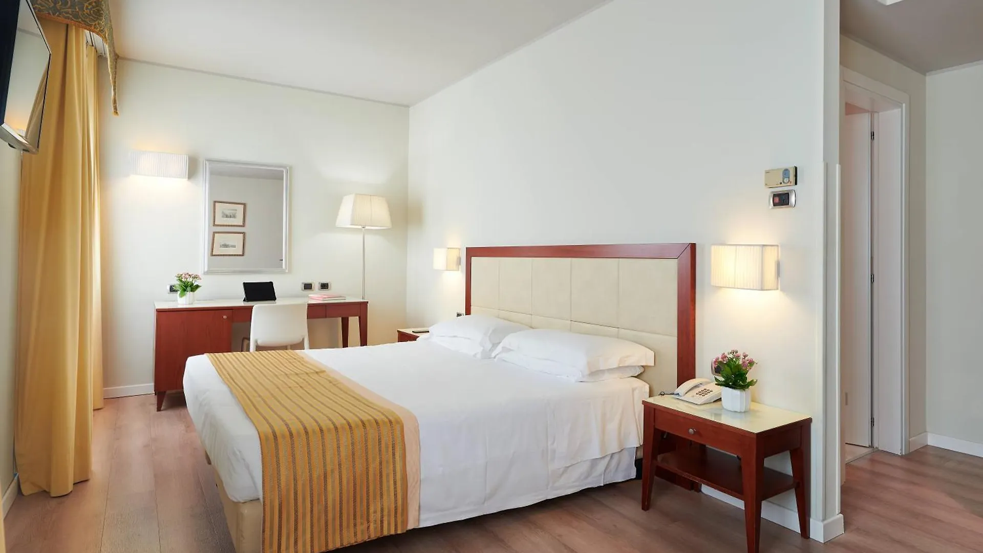 Hotel Plaza Mestre 4*,  Italy